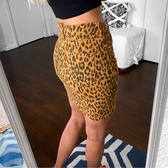 🐆 H&M LEOPARD PRINT HIGH WAIST DENIM MINI SKIRT! - Picture 3 of 9